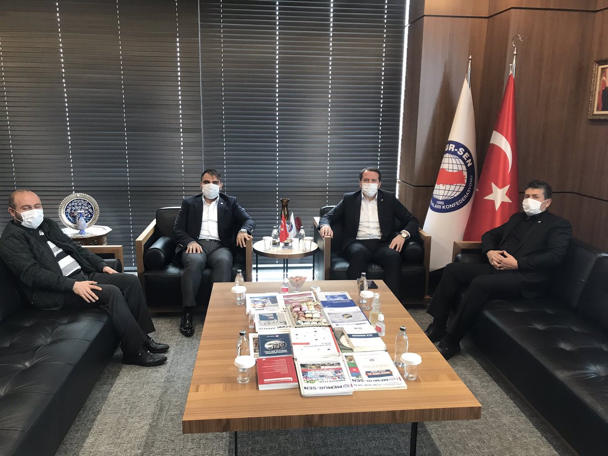 GENEL BAŞKANIMIZ ALİ YALÇIN’I ZİYARET ETTİK. GÜNDEMİ VE ÜNİVERSİTEMİZİ KONUŞTUK.  İLĞİ VE ALAKASINDAN DOLAYI GENEL BAŞKANIMA TEŞEKKÜR EDERİM <a href="/_aliyalcin_/">Ali YALÇIN</a> <a href="/MemurSenKonf/">Memur-Sen</a> <a href="/koksaltakis/">Köksal Takış 🇹🇷</a> <a href="/ebskirikkale2/">EBS Kırıkkale 2</a>