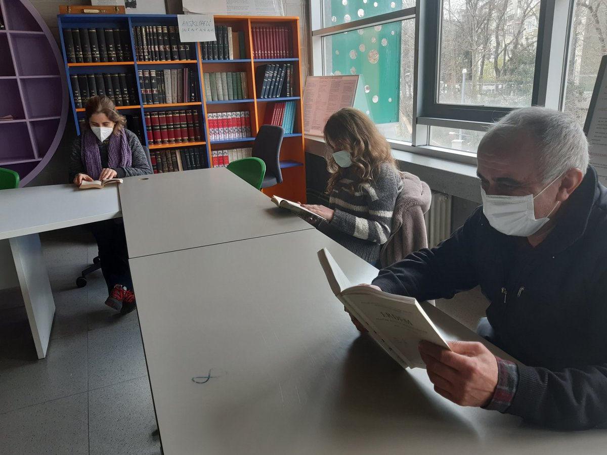 YenileventAL's tweet photo. #kitapokuyoruz
Yenilevent Anadolu Lisesi kitap okuyor. https://t.co/M3kj39lR4y