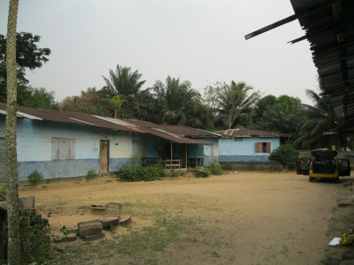 Wonderful news: the Damiefa School, once operated by our founder's parents, will reopen! Major thanks to <a href="/StichtingPharus/">Stichting Pharus</a>, who will support our efforts to renovate and reopen it. Renovations have started already, we hope to reopen the school later this year!