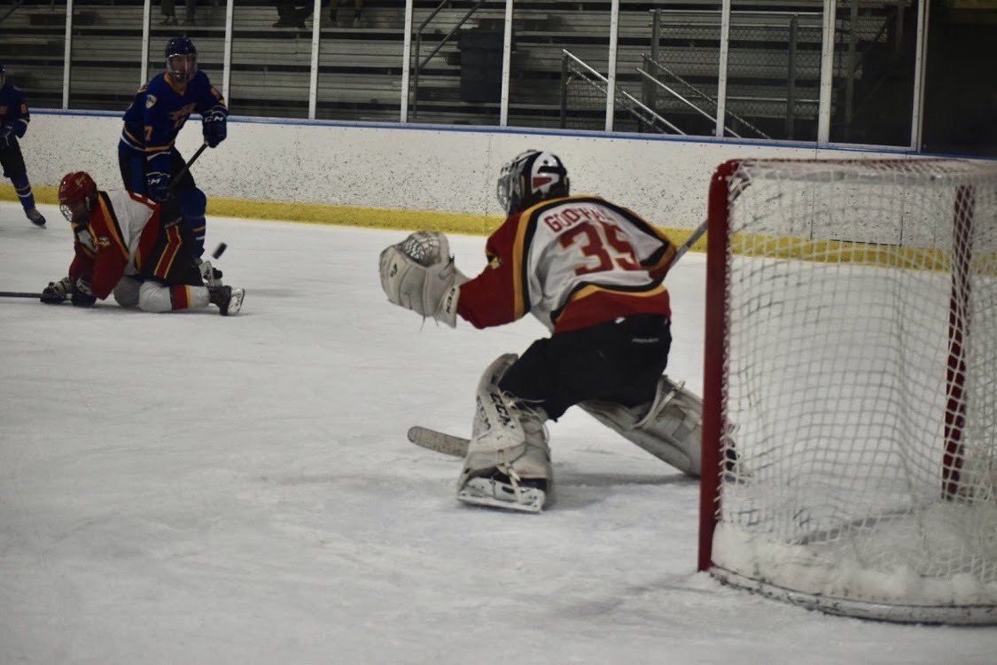 agsmith's tweet image. Congrats to the Boys Varsity Ice Hockey team for winning their 2nd in a row Ches-Mont Championship. In a tightly played game, East beat Downingtown West 6-3 to cap an undefeated season!! Next up Flyers Cup starting April 8th #govikes