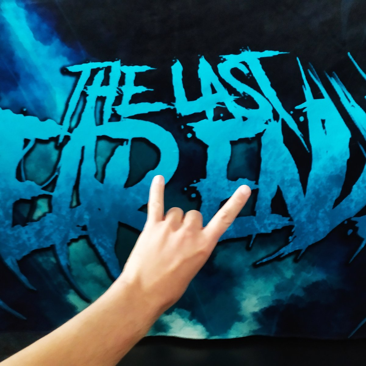 WilrikTRC's tweet photo. Hehehe, wanted to post a picture, but the square crop makes it The Last Ear End. Have a great Easter weekend all! ๐ค
#earender #earbender #thelastbearender #easterweekend #hornsup #metalhorns #happyeaster #enjoylife #enjoytheweather #niceweekend #metalhand #signofthedevil #666 https://t.co/rIeTEq2II2