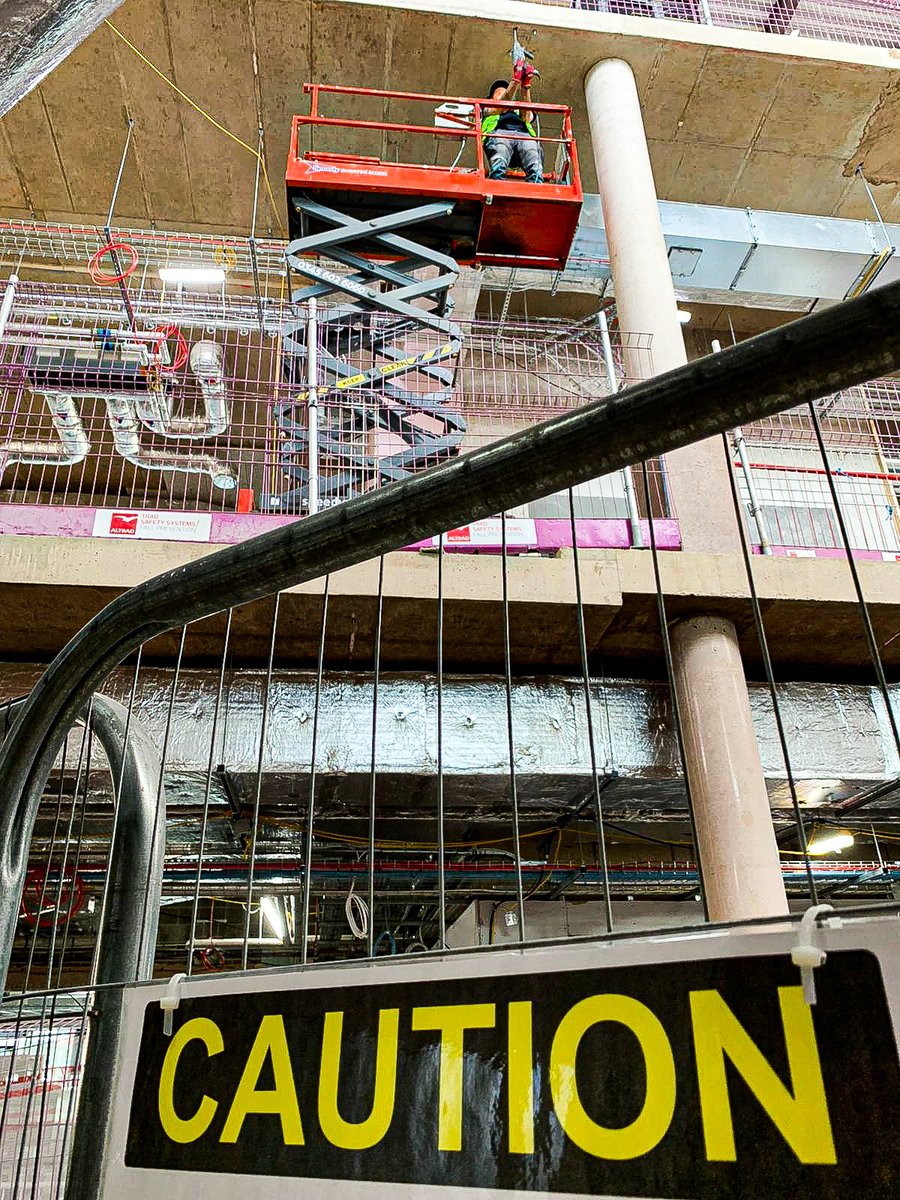 ANYWeldLtd's tweet photo. We're back in Exeter and glass is going in around the steel work we previously installed. We're also installing more steels to the area that will eventually see the feature staircase we're supplying π·π
#stsidwellspoint #steelwork #glasswork #installation #featurestaircase https://t.co/tyn2kZtKS6