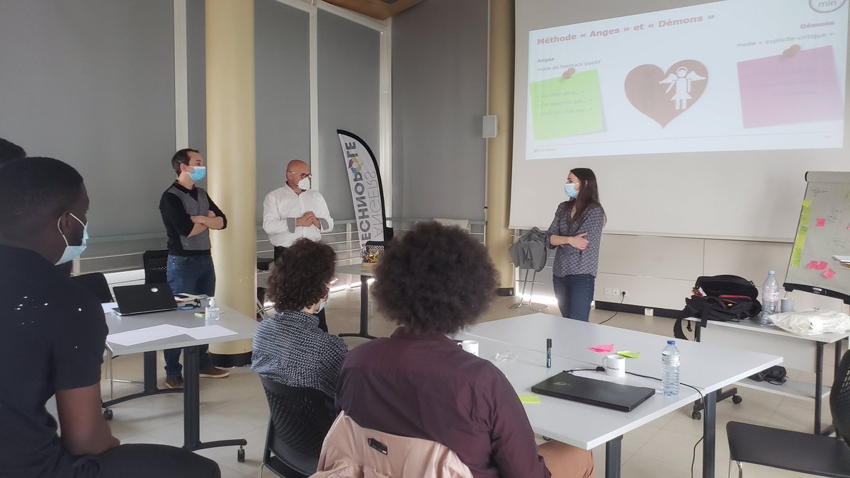 [Atelier comercial 2] aujourd'hui nos Renards réfléchissent à leur strategie commerciale. Comment choisir ses premières cibles, quelle ambition et pour quelle valeur? Merci à <a href="/LebretteEric/">Eric Lebrette</a> notre interventant