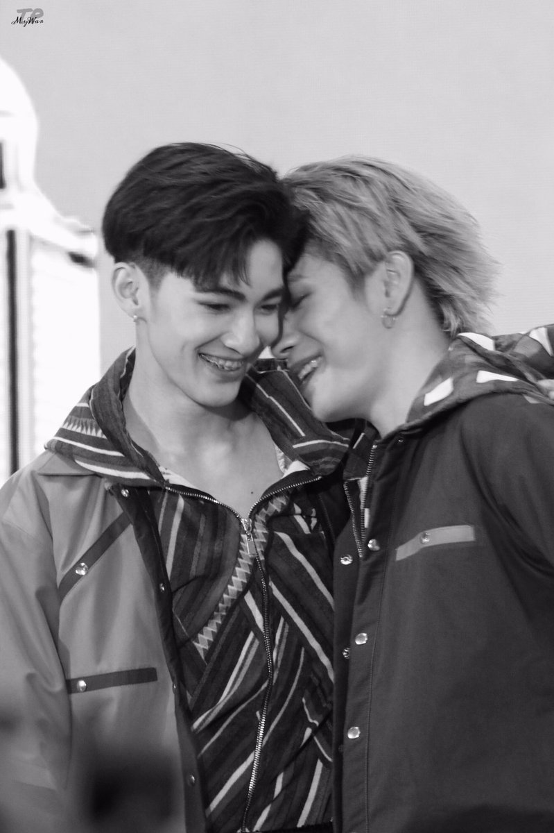 TPxMywar's tweet photo. เย็นไว้ไอ้ชายน้องกินบ่าได้ 🤓
 #PromBigboomSummerexplorer
#prompayy #bbsj https://t.co/aLQCuYnXfe