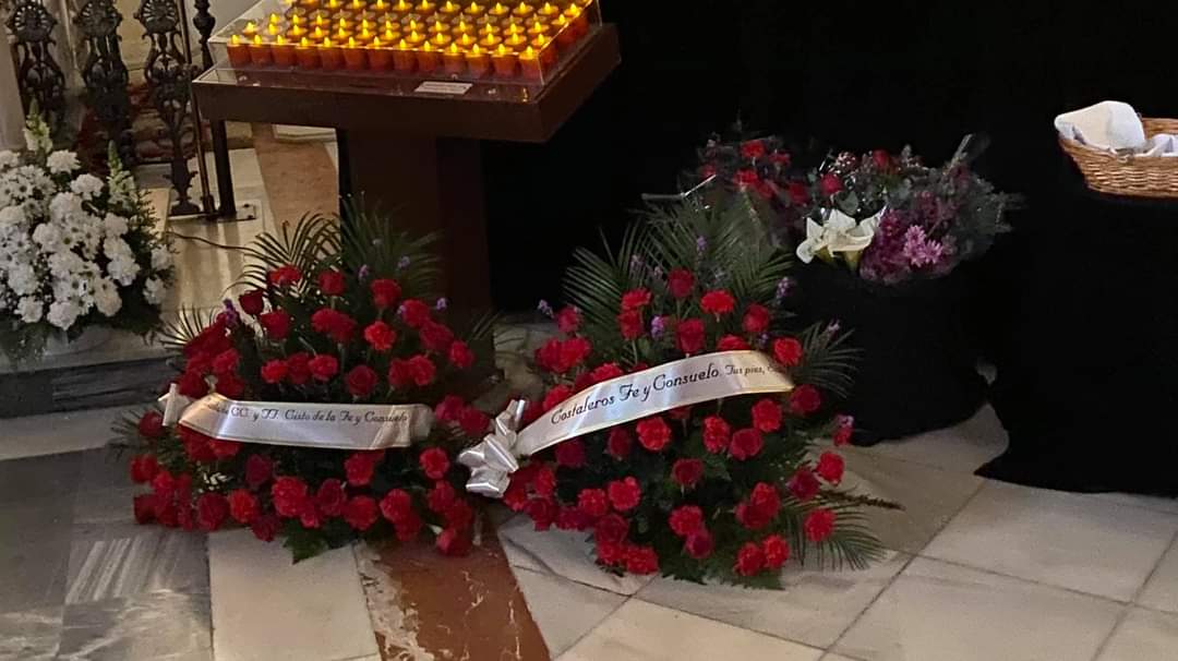 FeyConsuelo's tweet photo. 🎼 Llegó nuestro Jueves Santo. Nuestro día. Distinto a todos los demás pero junto a nuestro Cristo. Así realizaba nuestra banda la ofrenda floral en esta mañana especial🎺

#SSFyC21 #XXXAniversarioFyC https://t.co/28ceVyubyB