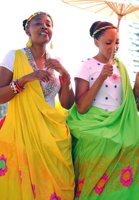 IamMzilikazi's tweet photo. AFRIKA: All things bright and beautiful #LivingColours 30 part 2 https://t.co/MHhX5ZCbZC