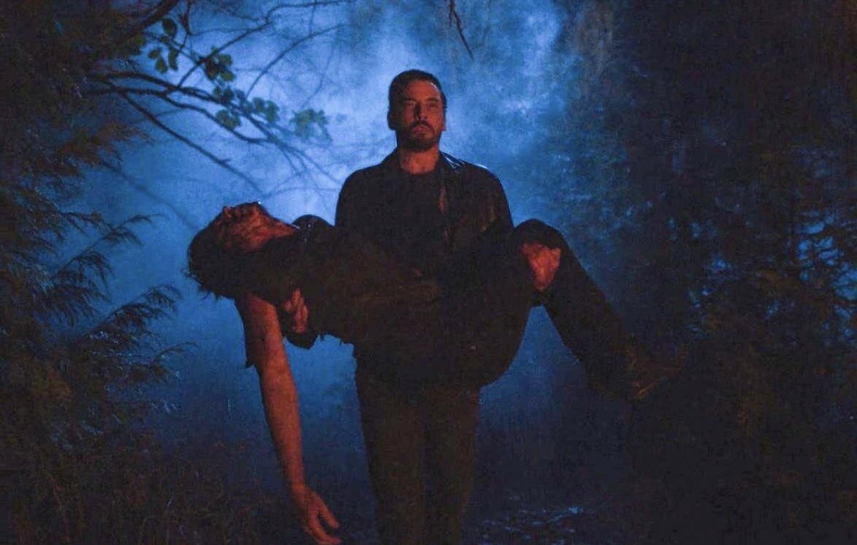 bugheadconfess_'s tweet photo. No one: 
Riverdale writers every season: https://t.co/rIHIko9zL5