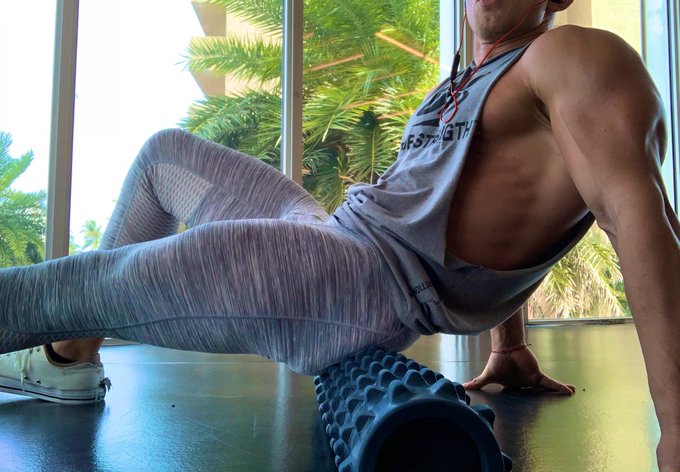 1 pic. Legday #humpday#thick #thicklegs #legday https://t.co/wr18IdZEuf