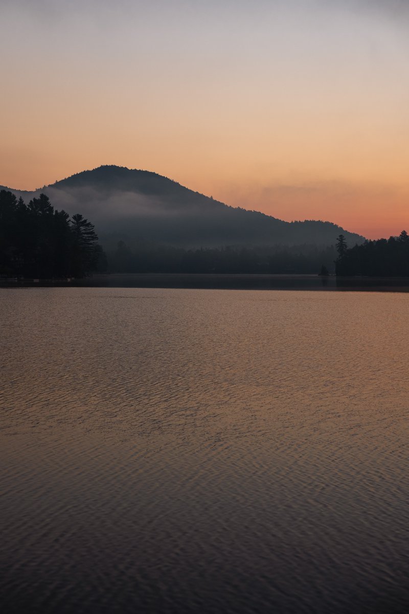 TFW you see the sunrise over the lake... it's the stuff dreams are made of ✨ #adirondacks #staySWL