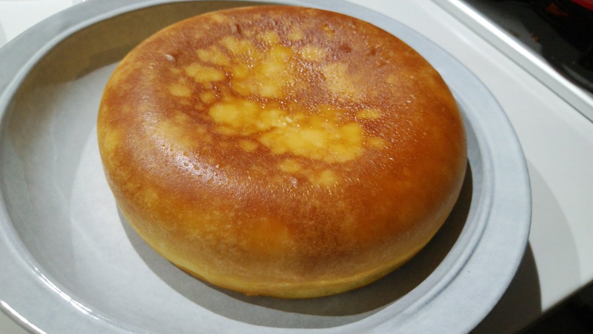 まりも 炊飯器でおからパウダー使ったチーズケーキを作ってみた 冷ましたら冷蔵庫に入れよう 初めて作ったから美味しいかなー 楽しみ 低糖質 おからパウダー チーズケーキ 炊飯器 デザート