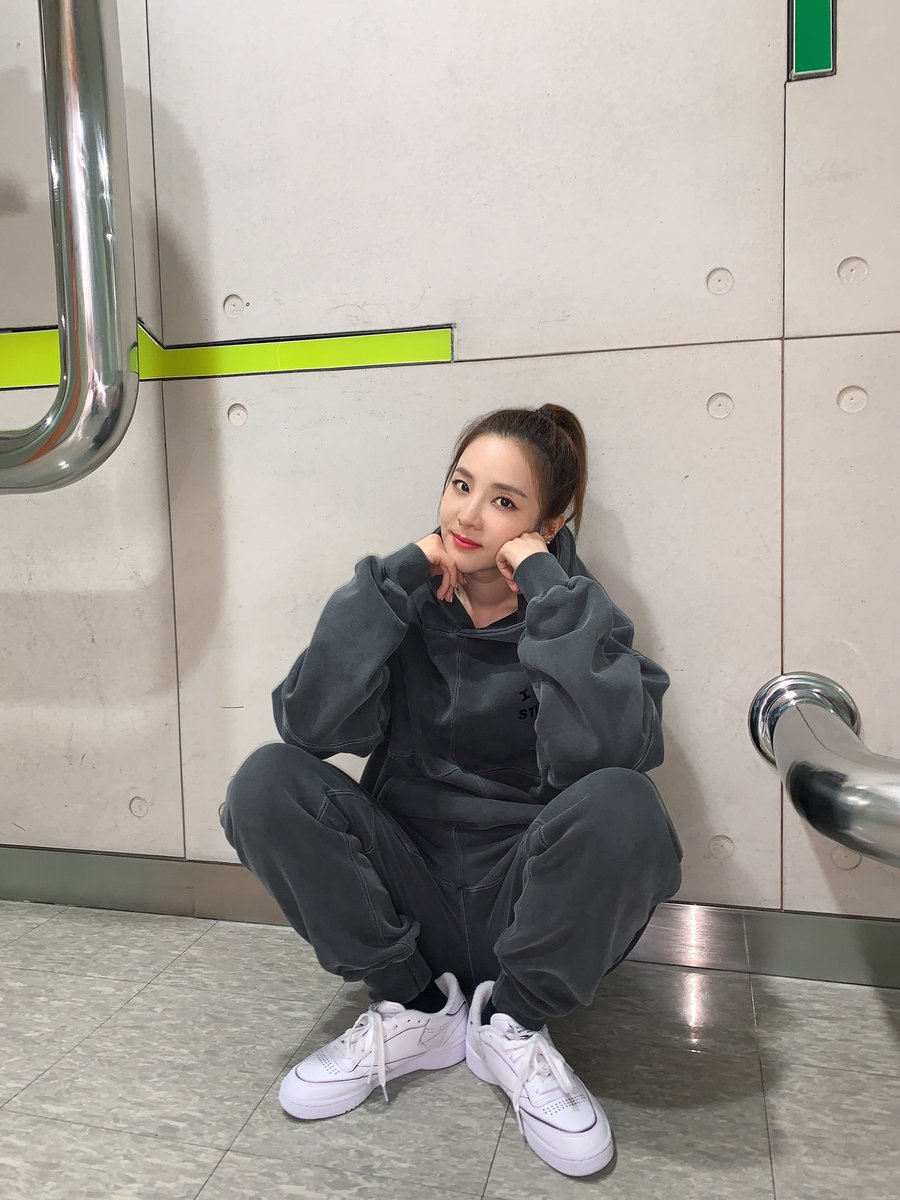 krungy21's tweet photo. 와아.. 퇴근🤤😵 와아.. 내일 4화 첫공이네!!! 하하핫... 매회가 첫공이자 막공인 느낌😂 얼른 자자~!!! 굿밤~!!! 🥱😴🌝 https://t.co/45oT7jKEoM