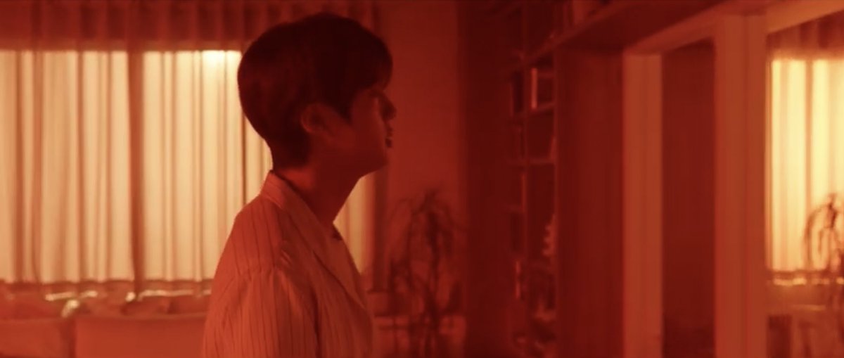 kthsdumplings's tweet photo. tell me if i'm wrong but in bu taehyung knows everything about seokjin and he has the ability to see the past and the future happenings through his dreams. so maybe jin is the one that really needs to be saved that's why tae keeps offering him a hand? 
#FilmOutbyBTS https://t.co/a3qwRozx3a