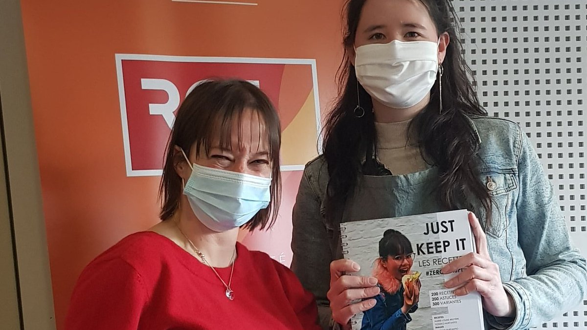 NurtantioPRJ's tweet photo. 😋Invitée pour animer un atelier cuisine "Zéro gaspi" dans l'émission radio "À ma table" sur @rcfbruxelles 
Merci à toute l'équipe pour l'accueil chaleureux 🥳

📌Podcast: https://t.co/NDCQM1ytqm

#zerogaspi #antigaspi #rcf #foodwaste #gaspillagealimentaire https://t.co/793Okzv5z2