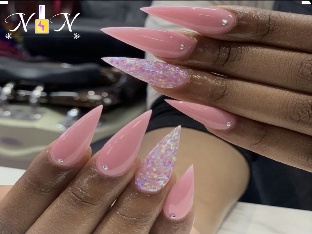 NettysNails's tweet photo. As promised here is some of our new Glitz glam designs ๐๐ซ for the full collection head over to our insta page ๐ #aitnettysnails #gliz #glam https://t.co/atMs1gv1qO