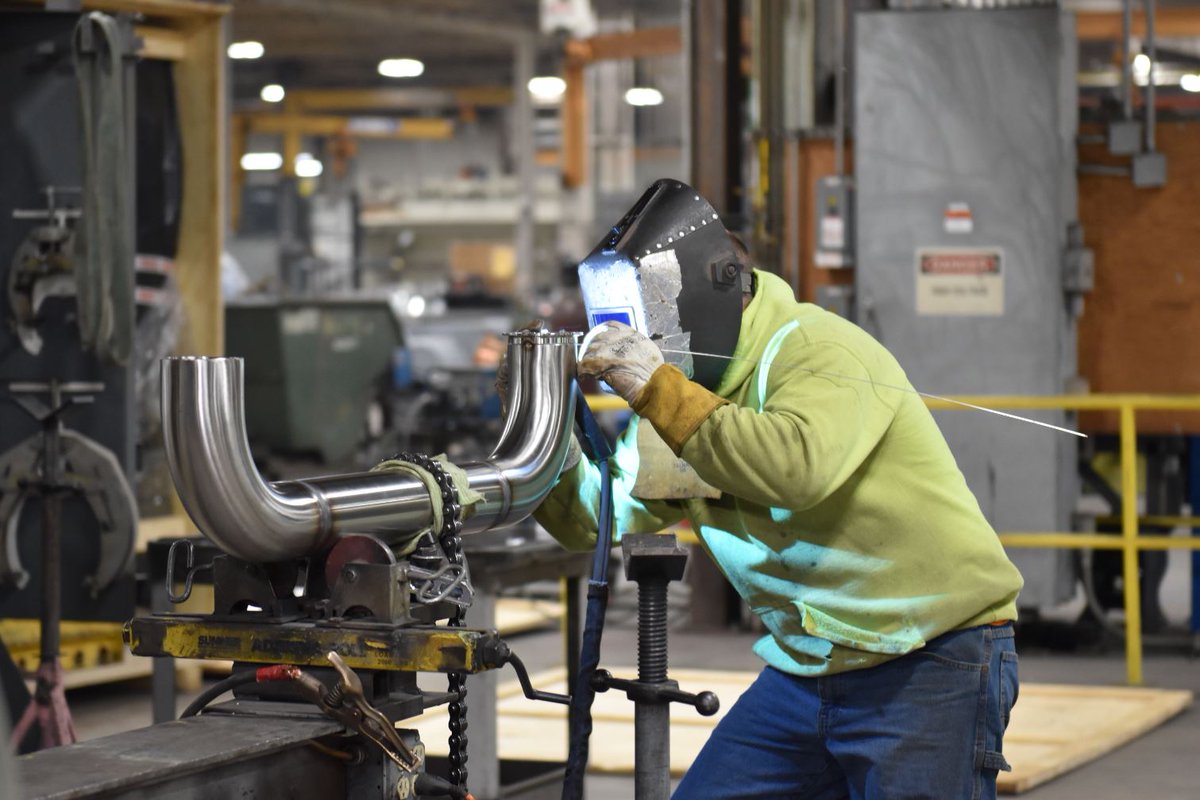 BassettMech's tweet photo. Take a peek at the amazing versatility and talent from our skilled trades associates! 

Watch them in action! https://t.co/i2d2gjc3xq

#local400 #skilledtrades #CreatingCustomersforLife #howwework https://t.co/eIdZFjDxE6