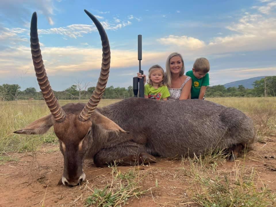XposeTrophyHunt's tweet photo. Pregnant Ulrike Pohl shot this Waterbuck yesterday. According to her husband, PH Malan Pohl, the photo is "beautiful." Posing with a baby bump &amp; your kids behind a dead animal, can never be beautiful or classy.🤦🏻‍♀️
🙏🏼RT
#BanTrophyHunting
@zbleumoon @AgainstHunting @jetfury @Nenagh9 https://t.co/jUQTfpTngF