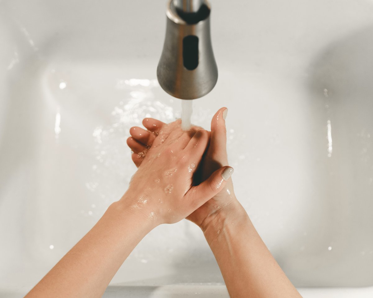Across all sectors, #employers are under-reporting cases of #COVID19. <a href="/MarkLittlejohns/">MarkLittlejohns</a> talked to <a href="/BritSafe/">BritishSafetyCouncil</a>  about the various issues that fuel this trend – such as the lack of understanding about what on how to report, and the fear of #litigation 👉britsafe.org/publications/s…
