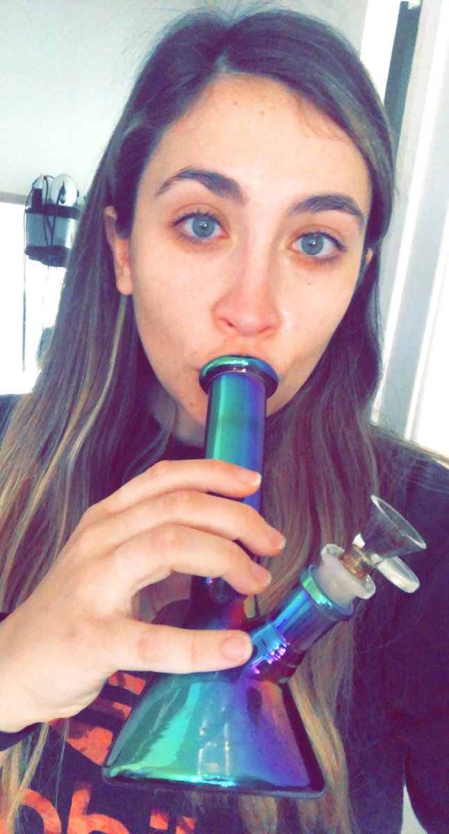 MILFWEEED's tweet photo. Crying and smoking kind of morning ♥️🤌🏼 

Bong by @DankStop https://t.co/E6rgV7EMuC