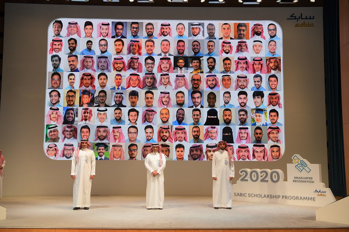 SalmanTofiqS's tweet photo. سوت لنا سابك حفل تخرج طلاب برنامج ابتعاثها🎓

تشرفت بعرض إنجازنا الأخير لرئيس سابك أ. يوسف البنيان كمشاركة تعكس تميز طلاب البرنامج👌 https://t.co/MKZXiRGvYB