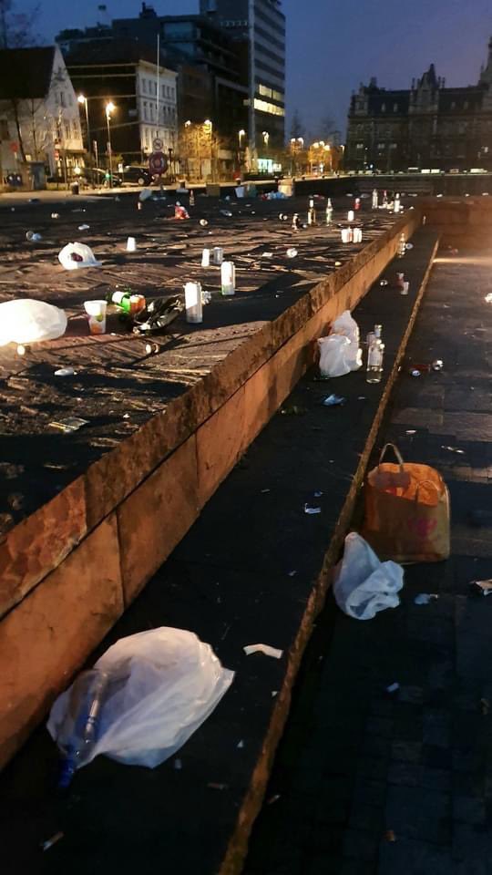 Ravenous_DJ's tweet photo. Komaan Antwerpen.. echt??
En dan bespaar ik jullie de foto’s van de Scheldebocht en Kaaien nog. https://t.co/RJH8OI4BKz