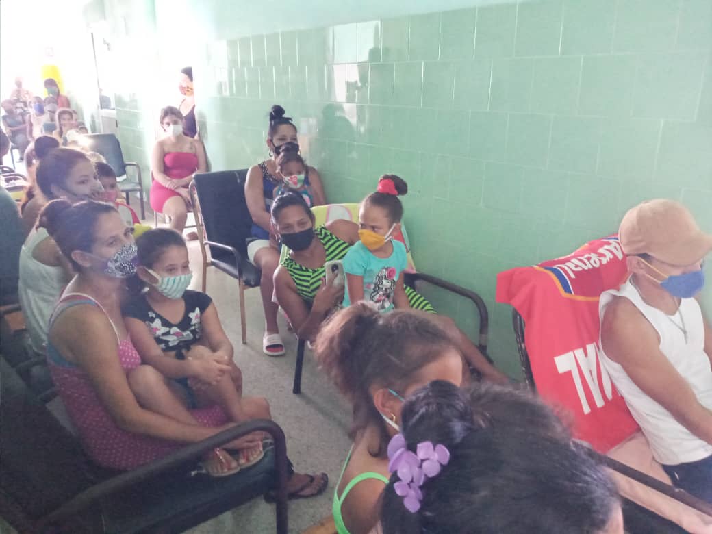 DrLeonardoRR's tweet photo. Desarrollado en Hospital Pediátrico Provincial de #Camaguey, actividad por 4 de abril, participación de un grupo de niños ingresados y la presencia de @prosaludcmg payasos y personal del hospital, momentos como estos agradecen nuestros pacientes y sus familiares.
#CubaPorLaSalud https://t.co/2m9NNxIJSa