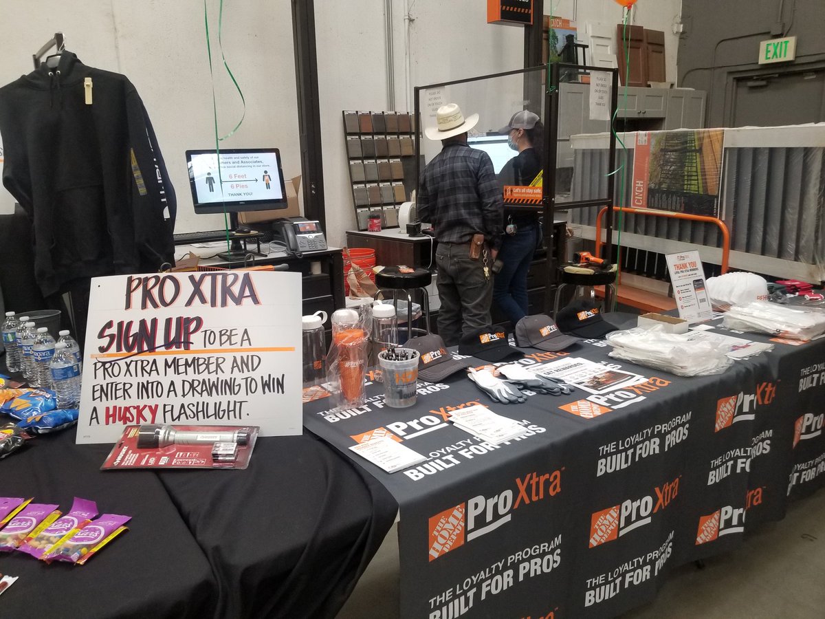 RobynRiepma's tweet photo. #ArvadaProud Pro Apperication day!!! https://t.co/Q01DzZazPR