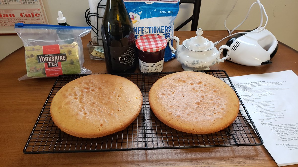 HappyEverythin9's tweet image. My attempt at Strawberry Victorian Sponge Cake, inspired by Ann Walker's love of strawberries. Here's one from Team Walker. @SearchingForAnn
#AnneListerBakeOff

globaltableadventure.com/recipe/british…