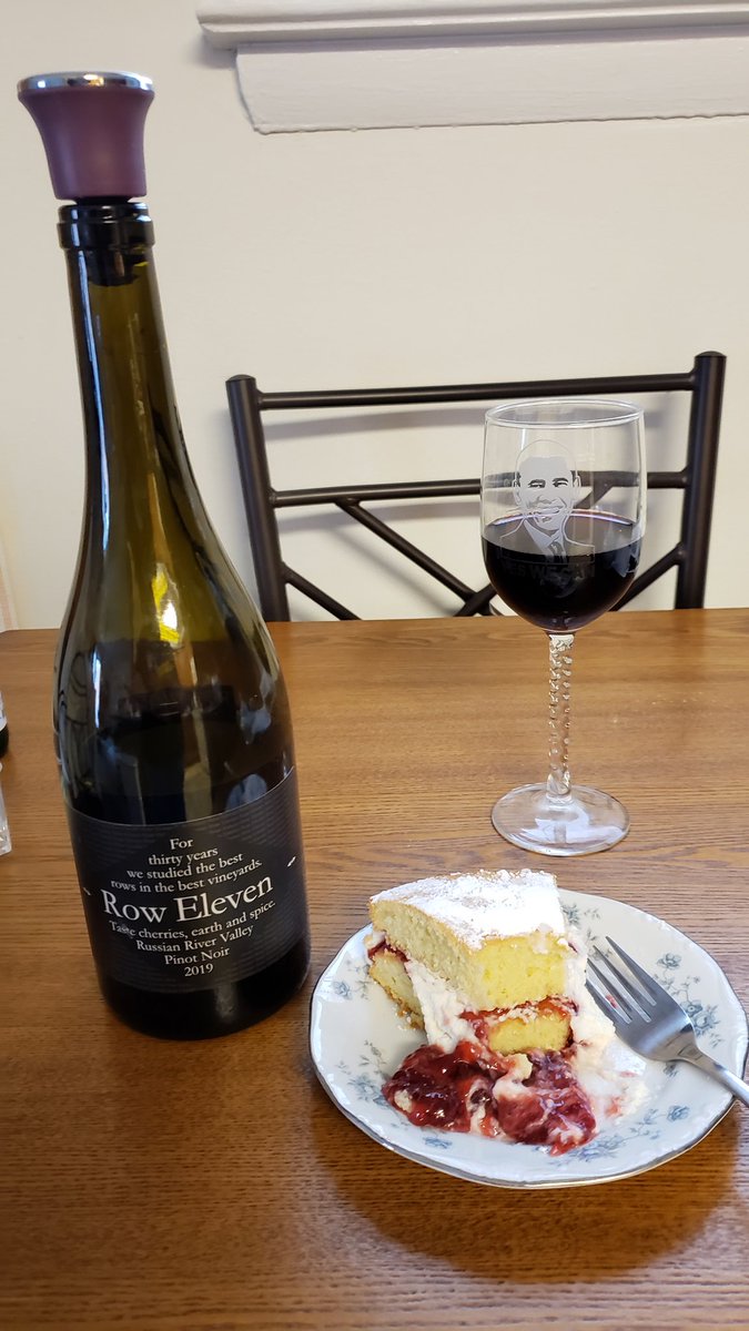 HappyEverythin9's tweet image. My attempt at Strawberry Victorian Sponge Cake, inspired by Ann Walker's love of strawberries. Here's one from Team Walker. @SearchingForAnn
#AnneListerBakeOff

globaltableadventure.com/recipe/british…