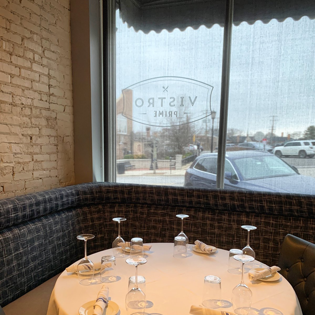 vistroprime's tweet photo. Welcoming our guests and friends to Vistro Prime over the past few weeks has been such a delight! We are open for dinner Tuesday to Sunday starting at 5 p.m. Reservations: Resy or (630) 537-1459. We hope you'll make plans to join us for dinner soon! #vistroprime #hinsdaleil https://t.co/31zyqwvCof