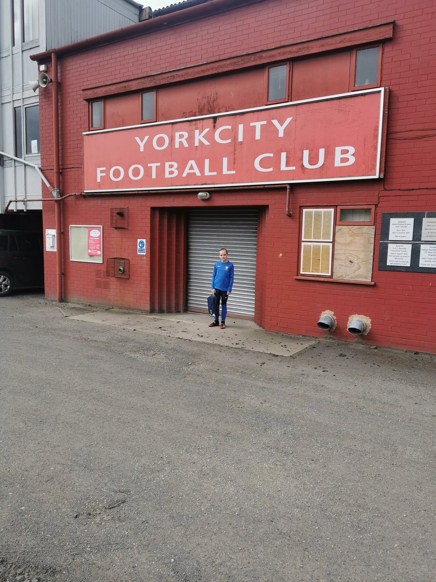 hiltob5's tweet photo. Harriet absolutely loved this afternoon's training session at Bootham Crescent. All the girls came out with  huge smiles - they are loving being back ⚽🥅 thank you @JillStacey1 @RosieTodd98  @YorkRTC for all your hard work - I have a tired but happy footballer https://t.co/SVkVV7Ij38