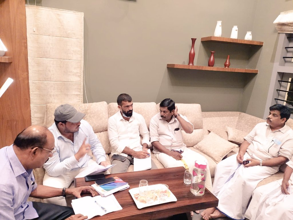 syedkhalid4488's tweet photo. Had a Meeting with Senior Congress leaders and Panchayat  Presidents at DCC General Secretary Kommukutty Ji's House 
Along with AICC Observer Gafoor ji and Bava Ji @GCC_MP
@srinivasiyc @Allavaru @AnilTpyc @AbrahamRoyMani @DwivediSurbhi https://t.co/bqDB1nF3Rs