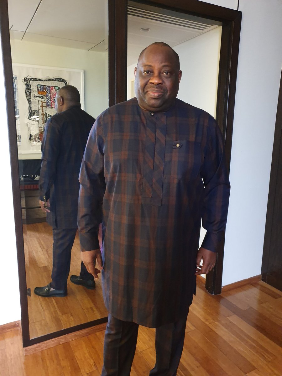 DeleMomodu's tweet photo. You should love yourself, the way I love myself... https://t.co/C5CsmjHhEj