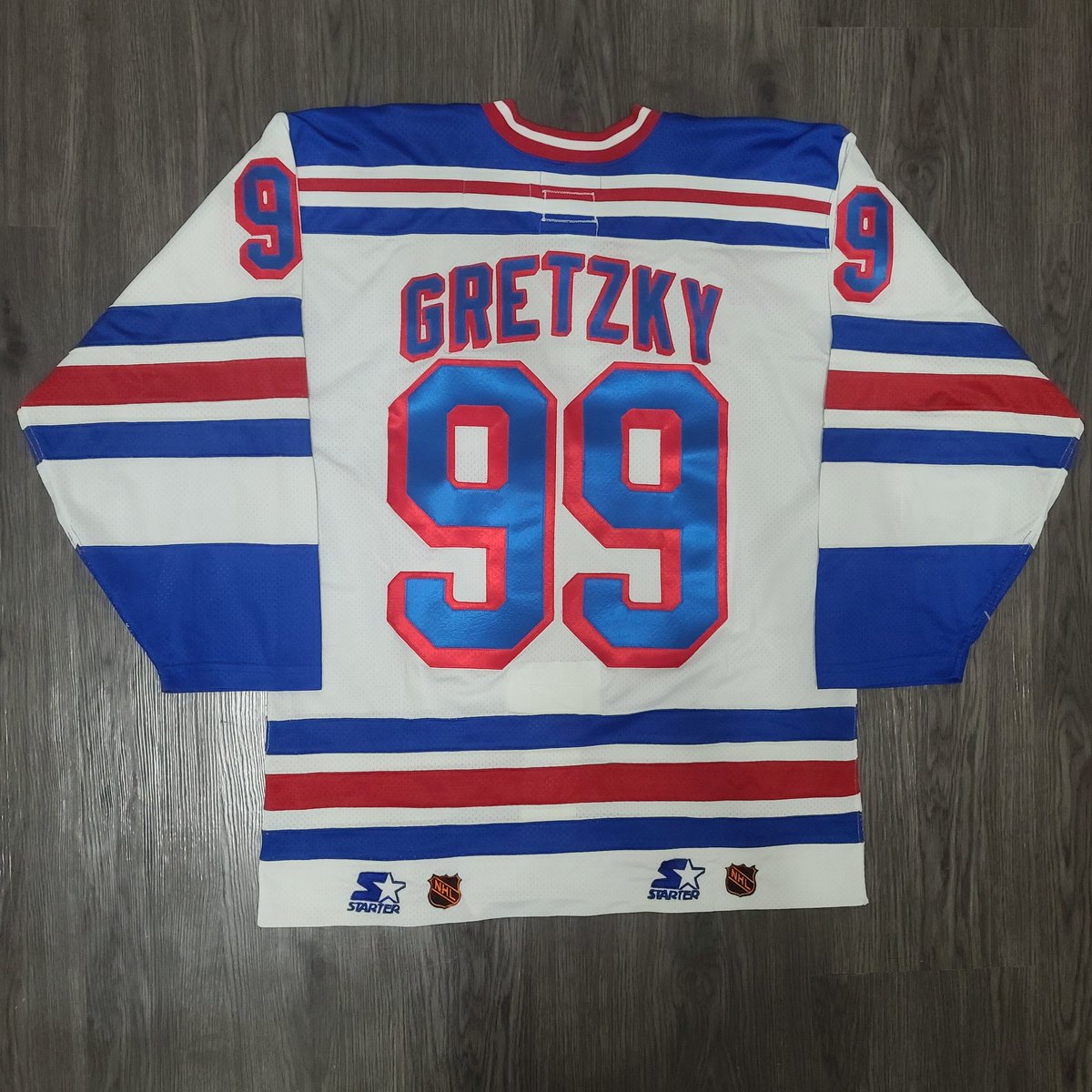 PVJerseys's tweet photo. ๐จNew round of #PVFinds coming Monday, newest addition to #PVsPC thanks to @GTAC13JERSEYS!๐จ
1996-97 Double-Tagged Starter On-Ice Authentic Wayne Gretzky New York Rangers Jersey!
What's the latest addition to your collection? #PVFinds #PVsPC #GoYotes #HockeyTwitter https://t.co/FzPvJN2CWD