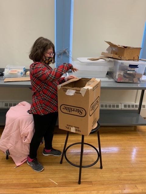 HighgateHawks's tweet photo. Grade four students were hard at work in the Maker's Space! Due to Covid restrictions, it has been hard to use the space with different pods, but we are slowly making it work!
#whatsyourstory #makersspace #gothem #superhardworking #nailedit #oodlesofcleaning https://t.co/q9JzNkkJtX