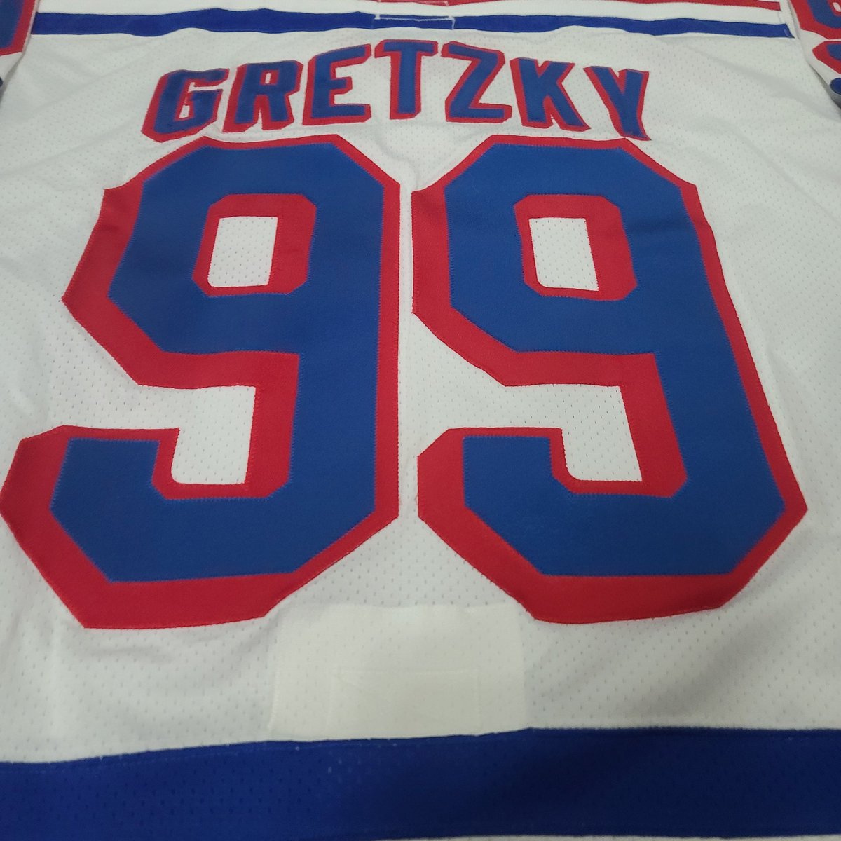 PVJerseys's tweet photo. ๐จNew round of #PVFinds coming Monday, newest addition to #PVsPC thanks to @GTAC13JERSEYS!๐จ
1996-97 Double-Tagged Starter On-Ice Authentic Wayne Gretzky New York Rangers Jersey!
What's the latest addition to your collection? #PVFinds #PVsPC #GoYotes #HockeyTwitter https://t.co/FzPvJN2CWD