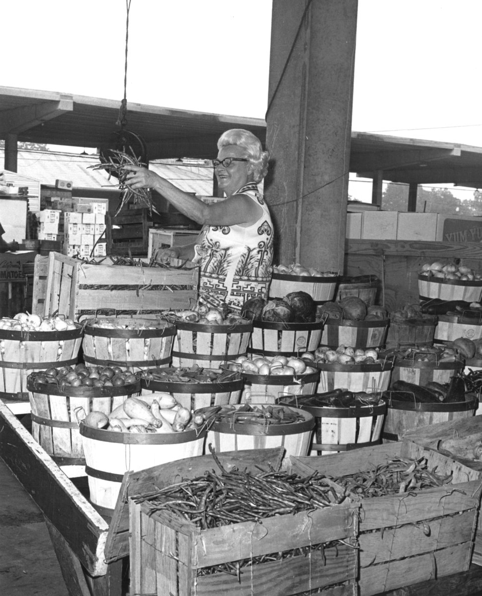 TheHoustonFM's tweet photo. Fresh since '42 #tbt #myhfm #houstonfarmersmarket https://t.co/Fd29Omxf9M