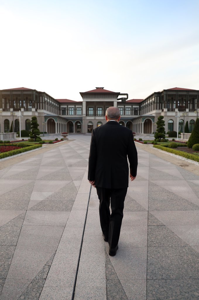 ahmetgundogdu01's tweet photo. Yürüyeceksin...
   Millet yürüyecek arkandan.

#TürkiyeReisinYanında
@RTErdogan 🇹🇷 https://t.co/SzubQH23R8