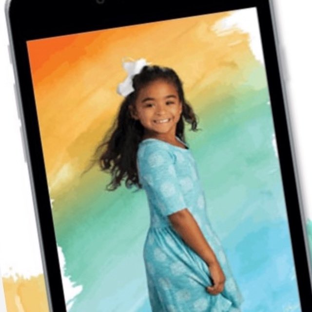 WilsonArtsPTA's tweet photo. Virtual/E3 Students who have prepaid for Spring Pictures at https://t.co/61E4uQHCPx [ID: EVT9NHPSJ] can come anytime Friday(4/1) morning to have their picture taken! If you have questions please call the school office. 😁📸 https://t.co/rOME4WV00W