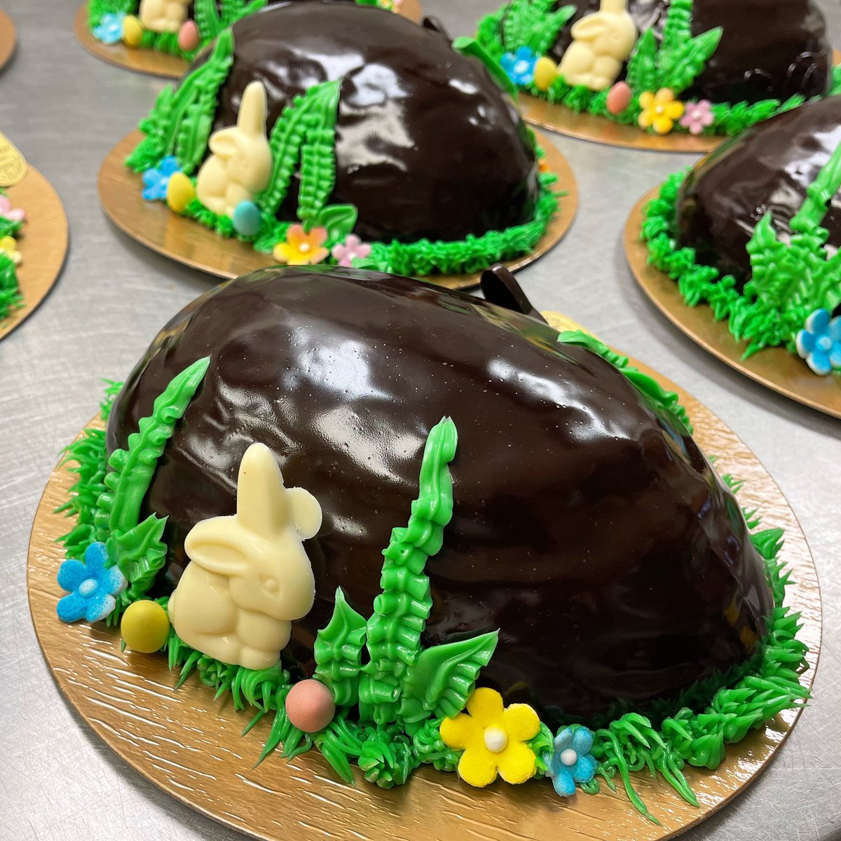 LaProvenceBaker's tweet photo. Easter Items available now: Carrot Cakes with Caramel Buttercream, Chocolate Easter Egg Cakes, and Sugar Cookies! https://t.co/khYtTdS7H0