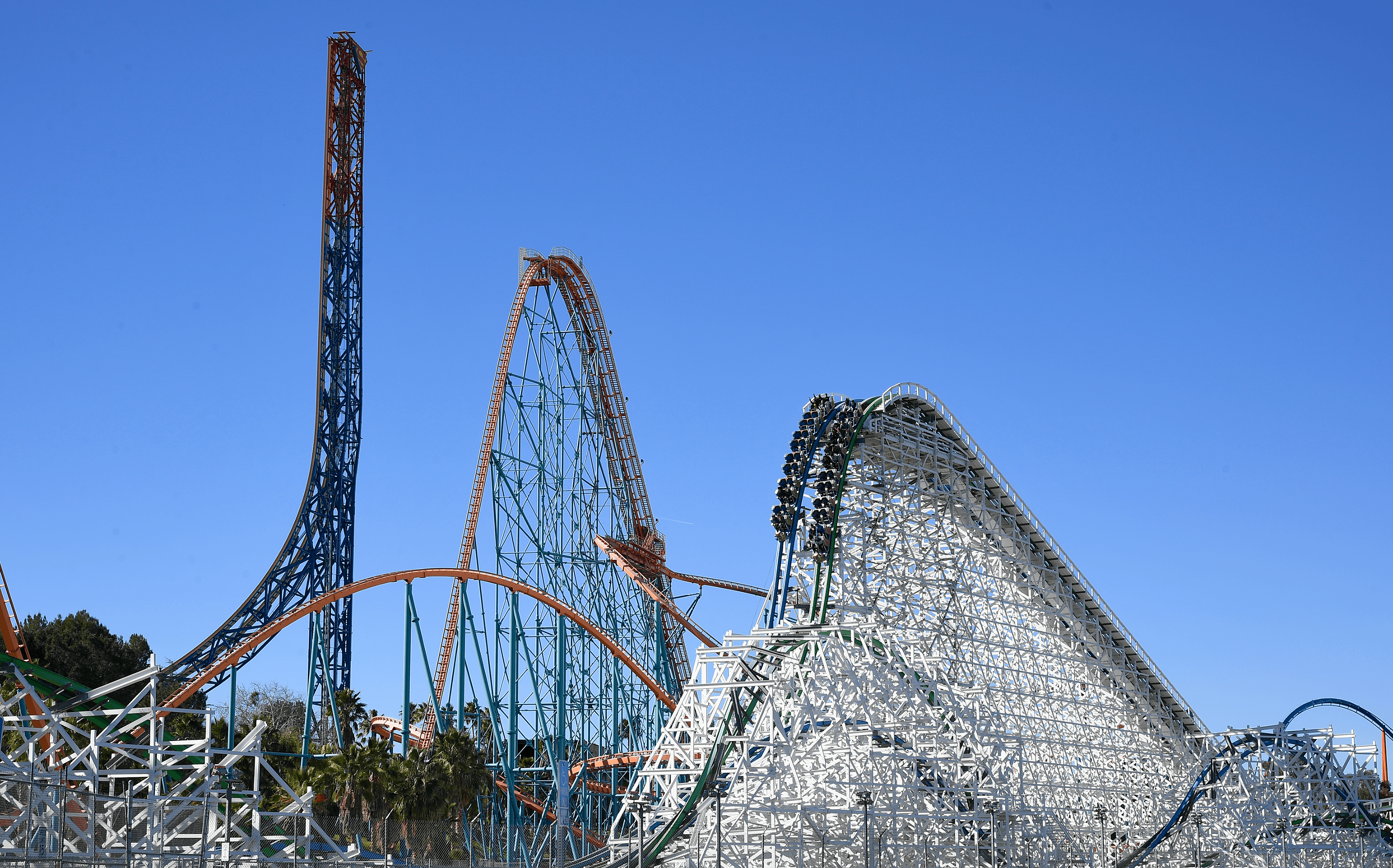 Six Flags Magic Mountain on X: "It's no joke...Six Flags Magic Mountain is  NOW OPEN! 🎢🙌😜 Daily operation starts April 3. Tickets & Reservations for  California residents at https://t.co/9umA2soc4c #TheThrillisCalling  #SixFlagsMagicMountain ...