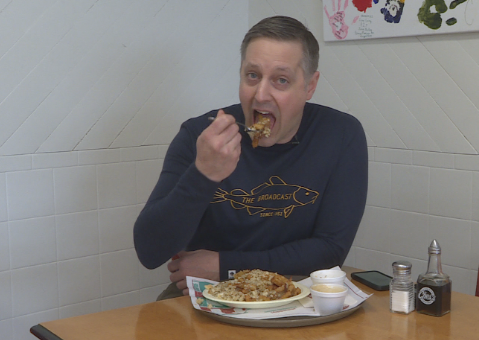 Jeremy_Eaton's tweet photo. Tonight I chat with @Chesfishnchips about getting geared up for Good Friday. (Shout out to @TheBroadcastCBC for the appropriate shirt.) *Fun fact: both Ches's and The Broadcast started in 1951. https://t.co/kqeiSneu2m
