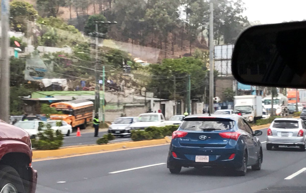 Operativo <a href="/PMT_VILLANUEVA/">TRANSITO VILLA NUEVA</a> <a href="/PNCdeGuatemala/">PNC de Guatemala</a> frente a Piolindo provoca tráfico este medio día tome vías alterna para salir de la ciudad.