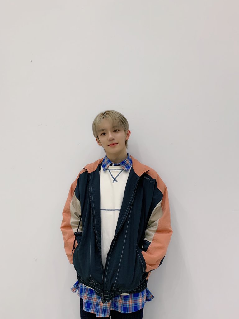 KangminFrance's tweet photo. | 📸 | PHOTOS 24.03.21

Photos dans les locaux de @ MBC M pour #SHOWCHAMPION 

" Le temps est bon ☀️
Avec Kangmin
Show Champion est encore plus agréable💜🤍 "

#VERIVERY #VRVR
 #KANGMIN
#SERIES_O #ROUND1HALL
#Get_Away https://t.co/RArfnXZFbg