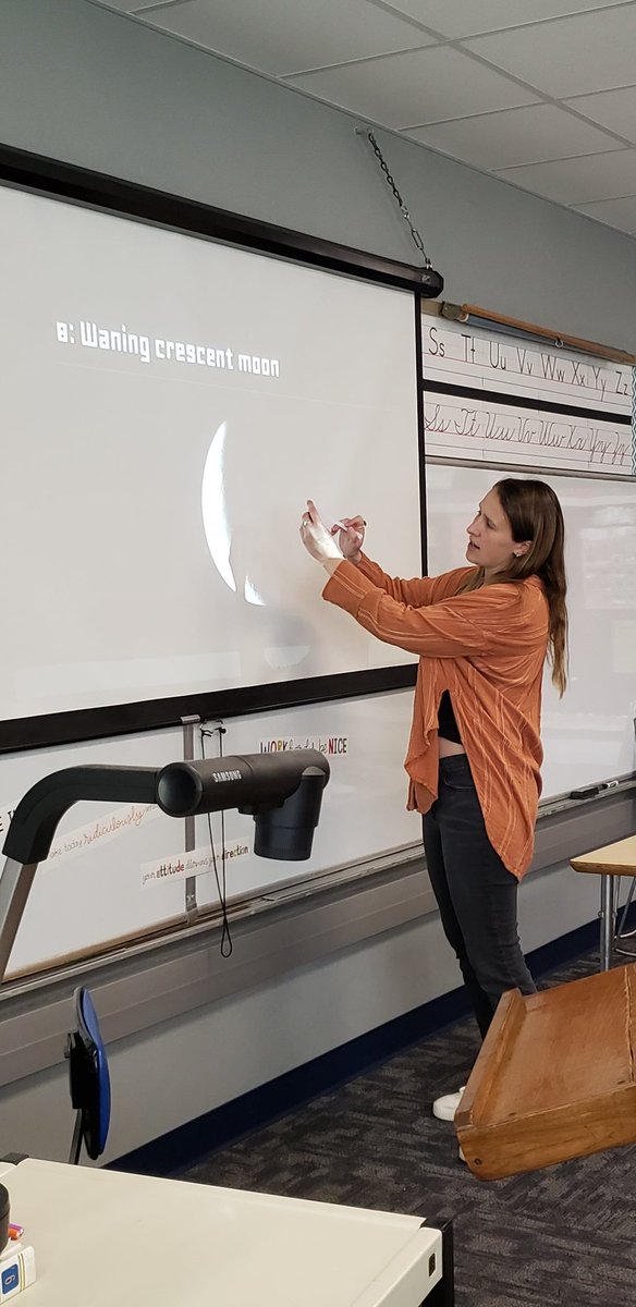 MrsLHelfrich's tweet photo. We enjoyed learning from Miss Southerland about the moon phases  using cookies today! https://t.co/reWCPURzst