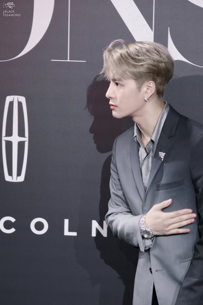 sneakyseunie's tweet photo. gonna tell my future kids that he's the real life Ken doll https://t.co/gfzJHfR4z1