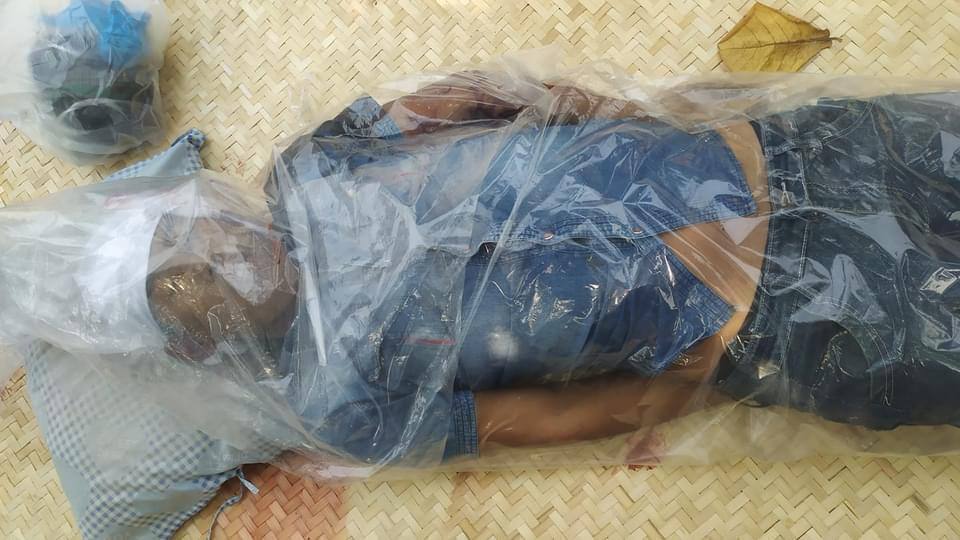 tw // death 
A 31 years old man was headshot to dead by Junta terrorists during crackdown on Myawaddy ward, Monywa. 6 more people were also injured due to gunshots. 
SUPPORT FEDERAL ARMY
#WhatsHappeningInMyanmar #Apr1Coup