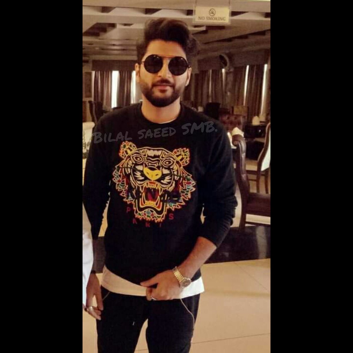 Sagharbutt2's tweet photo. @Bilalsaeedmusic  mujy is Picture may @IamMathira  nazar Ati 💯
(Sheir ko dekh k Q bat krty ho)😂
.
#Bilalsaeed  #Bilalsaeedmusic https://t.co/AV4uAOZ0kB
