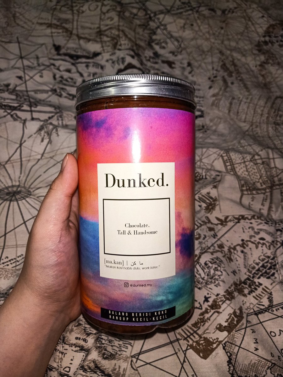 qianxing_'s tweet photo. Yay! Choco jar yang I beli dah sampai!! First impression, i tak expect balang dia besar sebab harga dia murah je, dalam RM13.  Second, aesthetic gila. 

[ma.kan] 
"Makan kasi habis dulu, work later" 

Japgi I bagi feedback. https://t.co/glMLfSQoJ3