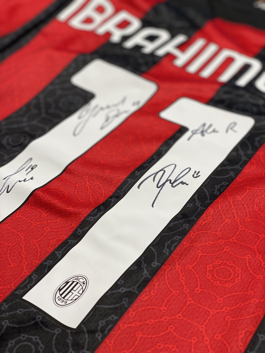 socios's tweet image. ✍️Giveaway: Win a signed kit of your choice

✅Follow
✅Comment #WeAreSocios + your favourite Socios team
✅RT

Winner announced tomorrow.

⚡️ $CHZ