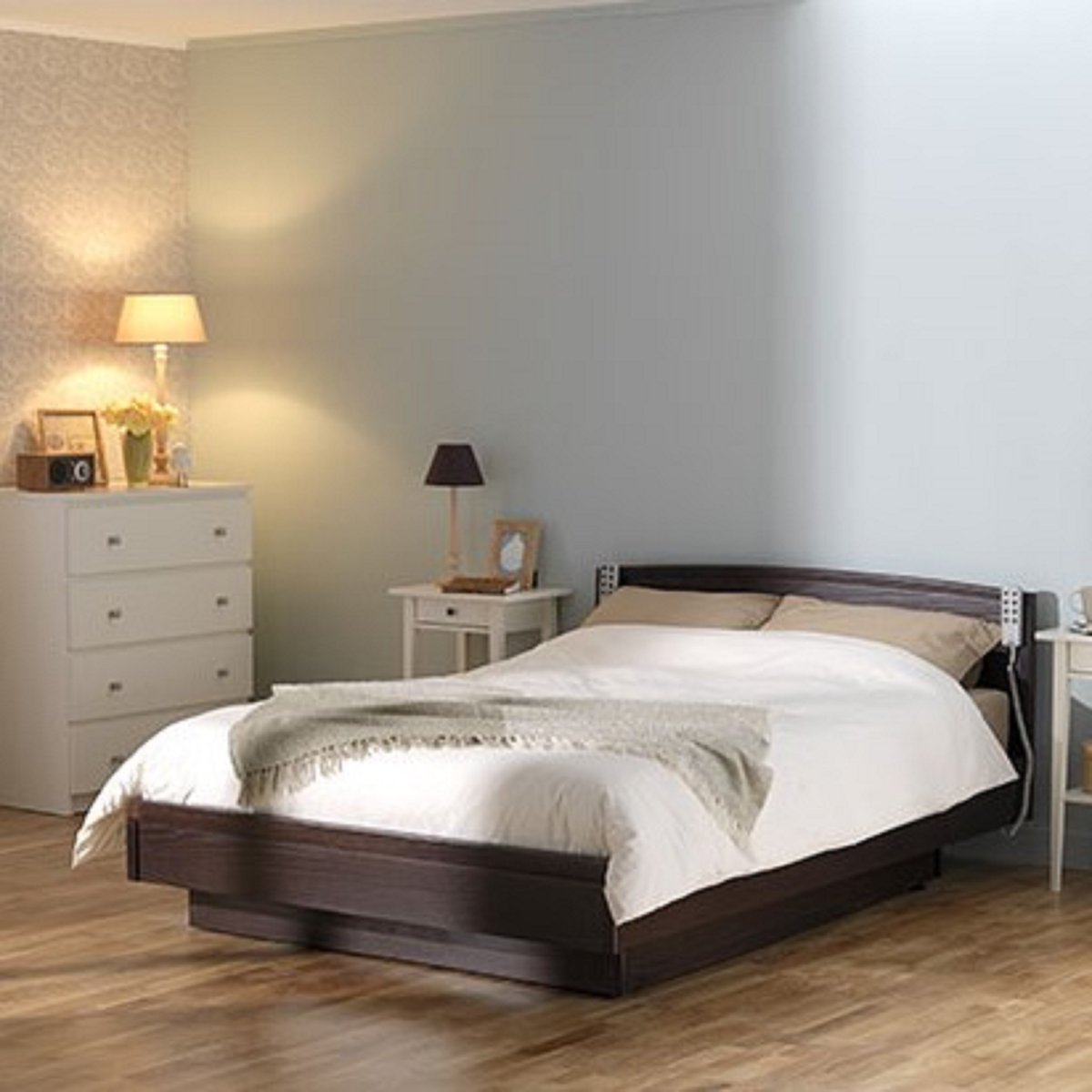MulticareLtd's tweet photo. Double #profilingbeds are a common #solution for those who need a #nursing bed but do not wish to be split from their partner.

The Zurich is a #modern, stylish #bed. The timber surround hides the metalwork and frame of the bed, creating a stylish and domestic feel to the bed. https://t.co/NNpCCuieeQ
